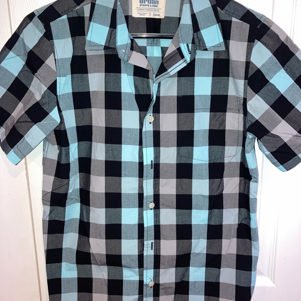 URBAN PIPELINE by MaxWear Plaid Short Sleeve Shirt Size: Youth XL SKU: 0616-53